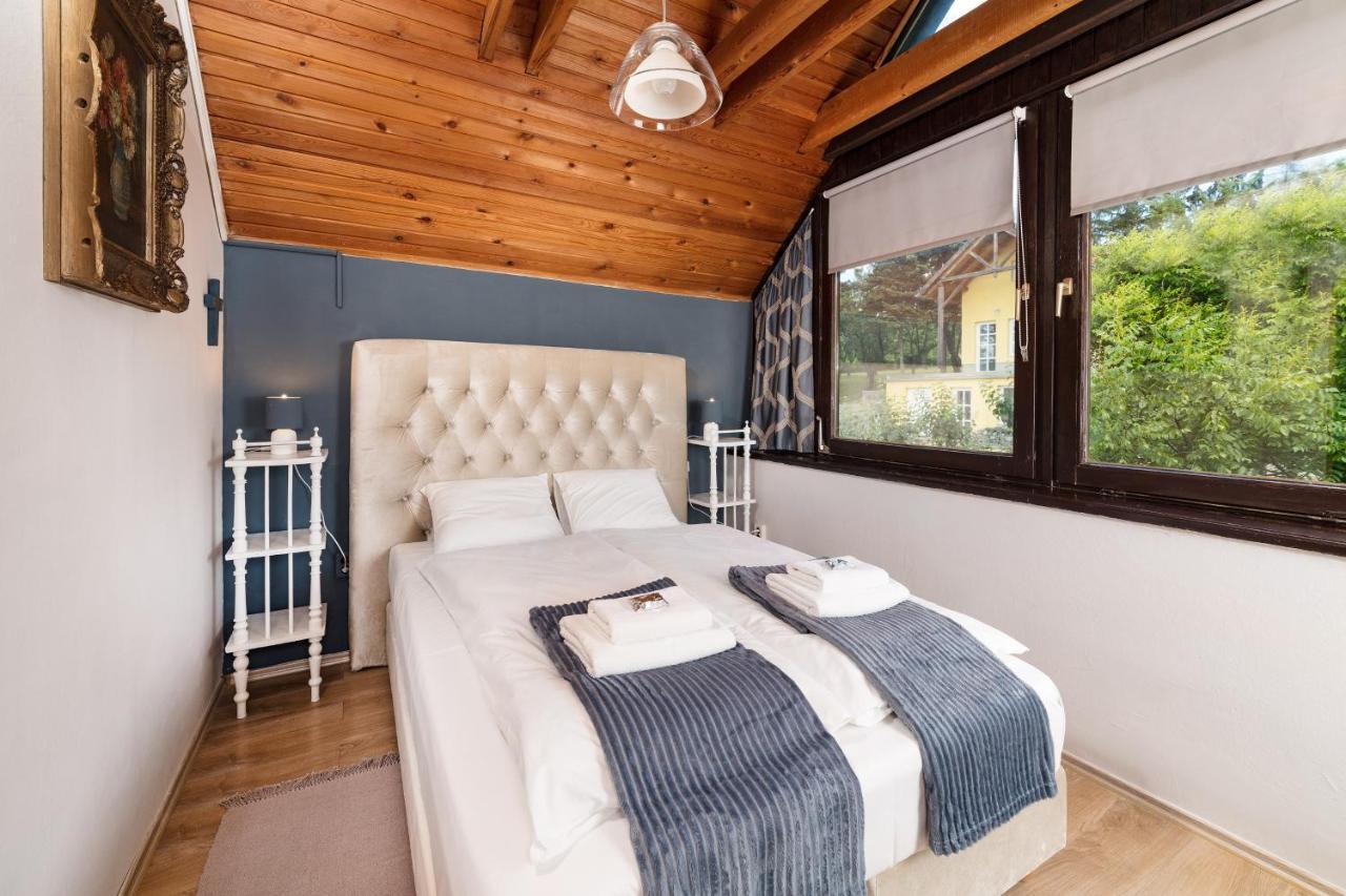 Bed and Breakfast Pannonhalma Panzio Екстер'єр фото