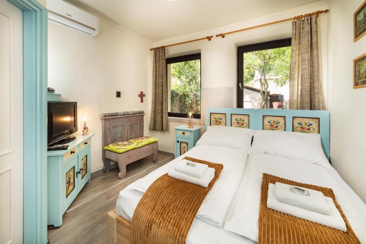 Bed and Breakfast Pannonhalma Panzio Екстер'єр фото